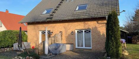 المنطقة المحيطة بالمنشأة