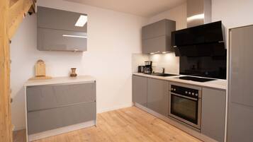 Réfrigérateur, four, plaque de cuisson, lave-vaisselle