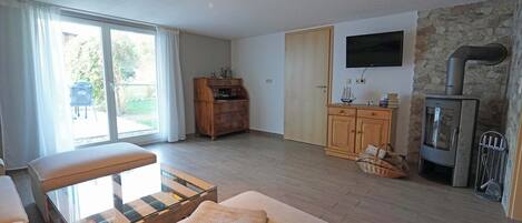 Télévision, cheminée