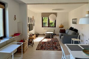 TV, stereo, offices