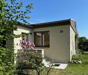 Exterior - Charmantes Ferienhaus Wolf Schäfer (Gelbensande)