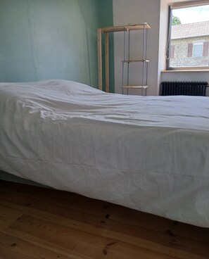 5 dormitorios, tabla de planchar con plancha, wifi y ropa de cama