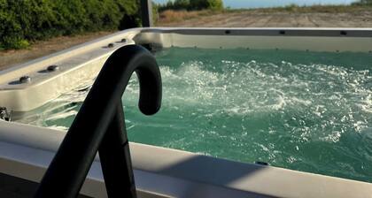 Spacious Bungalow at Pickleball Lake with large private deck