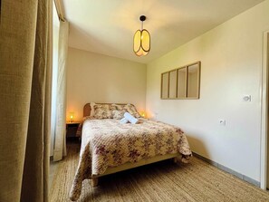 1 chambre, fer et planche à repasser, Wi-Fi, draps fournis