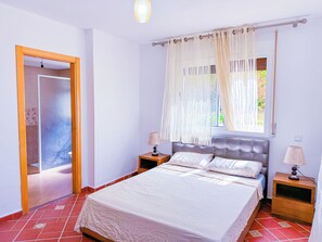 Familielejlighed - balkon - udsigt til have