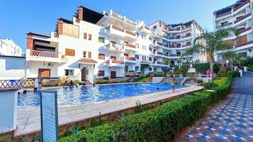 Seasonal outdoor pool