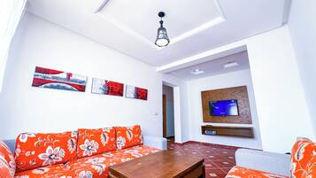 Apartament familiar, balcó, vistes al jardí | Sala d'estar