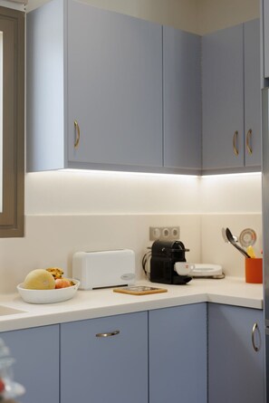 Mikrowelle, Ofen, Herdplatte, Geschirrspüler