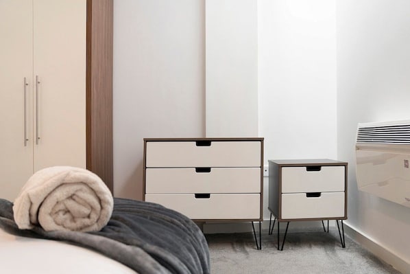 Acceso a internet y ropa de cama