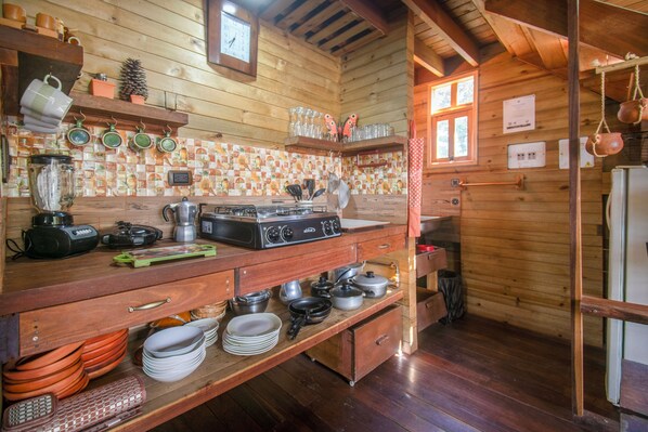 Private kitchen - Cabaña campestre 1 en Villa de Leyva - Xuetama (Villa de Leyva, Boyacá)