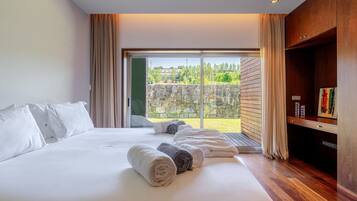 4 chambres, bureau, fer et planche Ă  repasser, accĂšs Internet