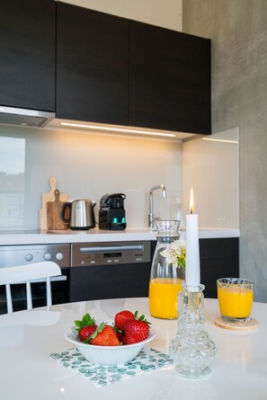 Fridge, oven, dishwasher, coffee/tea maker - Vienna Residence, Philips Haus - Euro Plaza #6583 (Vienna)