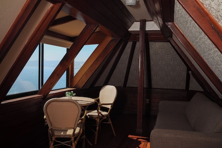 Habitación doble superior, 1 habitación | Caja fuerte, escritorio, wifi gratis y ropa de cama. Hotel vista velero