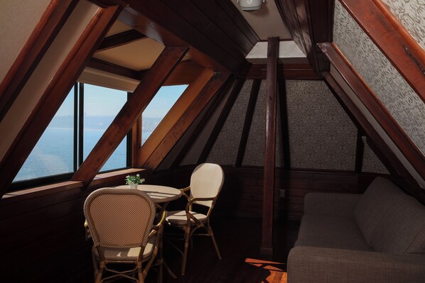 Coffres-forts dans les chambres, bureau, Wi-Fi gratuit, draps fournis