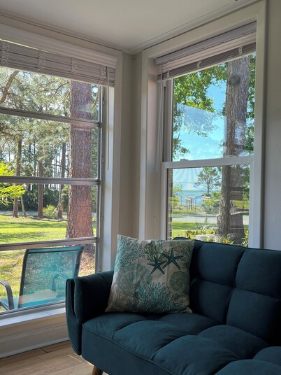 Charming Coastal Cottage with Nature and Ocean Views