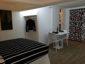 1 多间卧室、熨斗/熨衣板、WiFi、床单