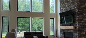Charming 3-bedroom house near Saratoga Springs. Creekside on 20 acres of forest.