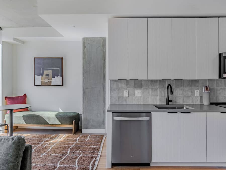 Standard Studio, 1 Queen Bed | Living area