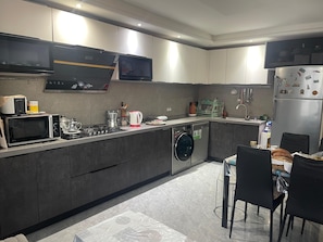 Microwave, oven, stovetop, dishwasher