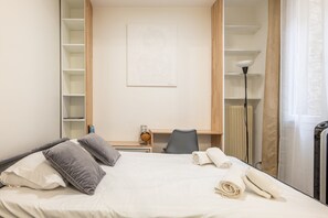 Strykjärn/strykbräda, internet och sängkläder