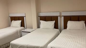 Deluxe Triple Room | In-room safe, free WiFi