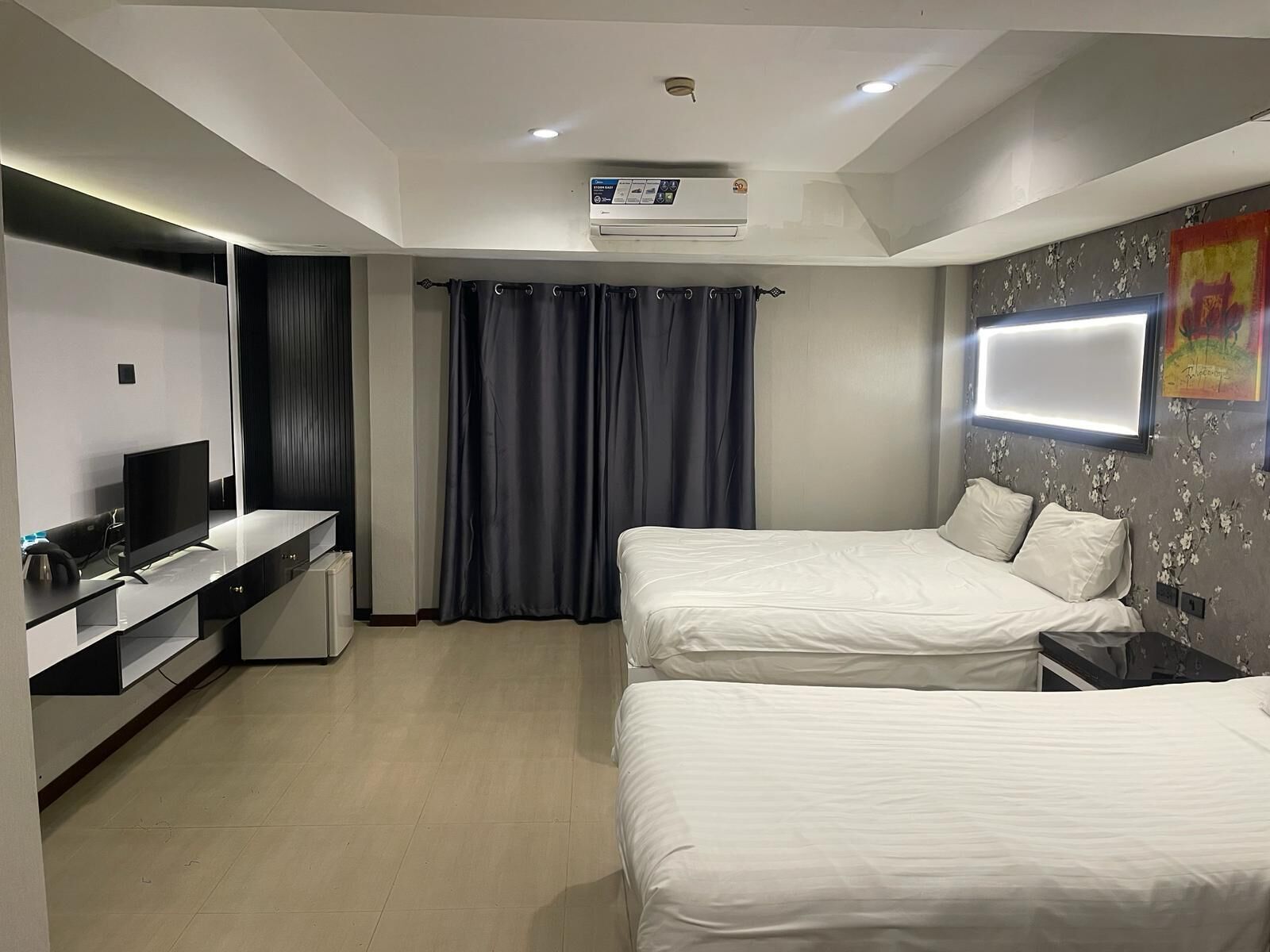 In-room safe, free WiFi