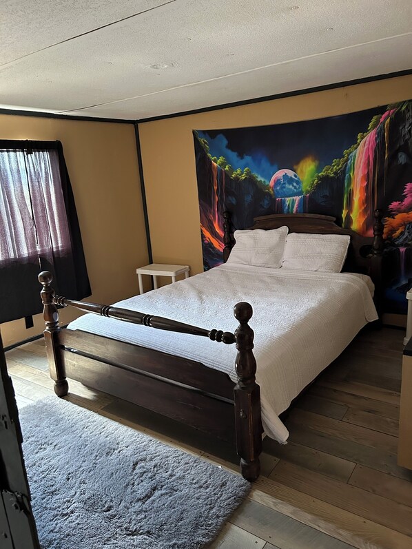 2 bedrooms, bed sheets