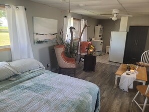 Superior Suite | Free WiFi - Lakeside Village Park Motel (Wheatley)