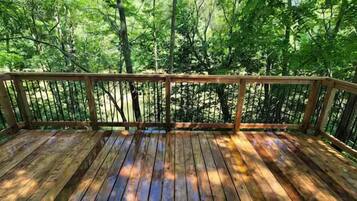 Deluxe Cabin | Terrace/patio