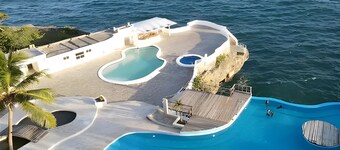 Chic 2-bedroom condo with fitness room, WiFi in awesome Boca Chica