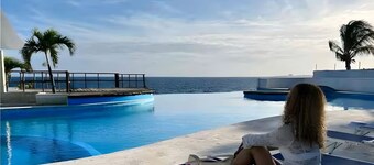Chic 2-bedroom condo with fitness room, WiFi in awesome Boca Chica