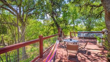 Cabaña romántica, baño privado | Balcón