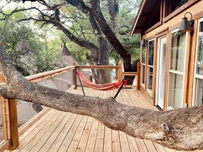 Romantisch huisje, privébadkamer | Terras