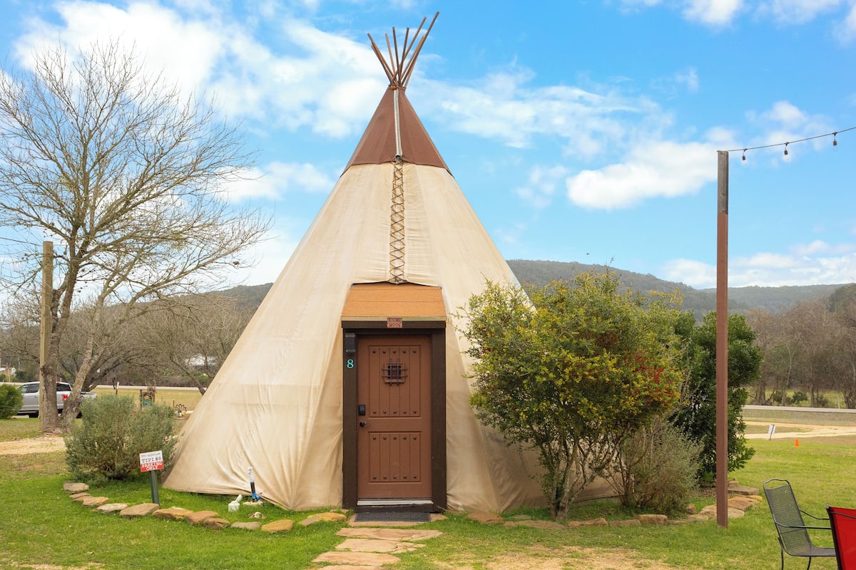 Exclusive Cabin, Multiple Beds, Non Smoking, Air conditioning | Free WiFi, bed sheets