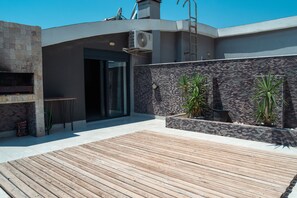 Terrace/patio - Modern 2-bedroom duplex with sauna in the heart of Lara beach with swimming pool (Antalya)