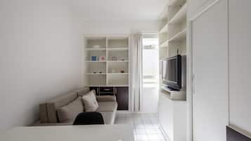 Basic Apartment | Living area