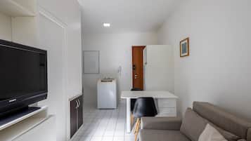 Basic Apartment | Living area