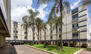 Basic Apartment | Exterior - Building With Gym in Asa Norte de Brasilia - MPL (Brasília)