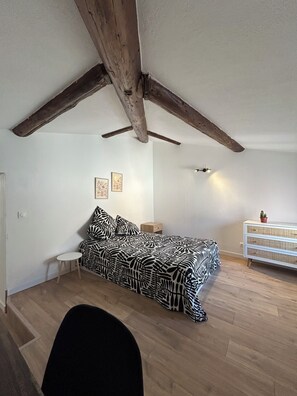 1 bedroom, WiFi, bed sheets