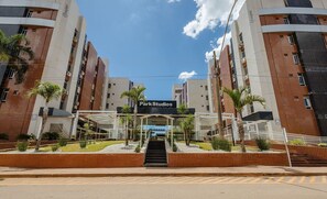 เบสิกอพาร์ทเมนท์ | บริเวณภายนอก