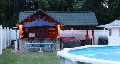 Spacious 5-bedroom house, Family Entertainment Pavilion, WiFi, AC in Geneva