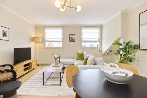 Finsbury Park Two-Bed Split-Level Flat