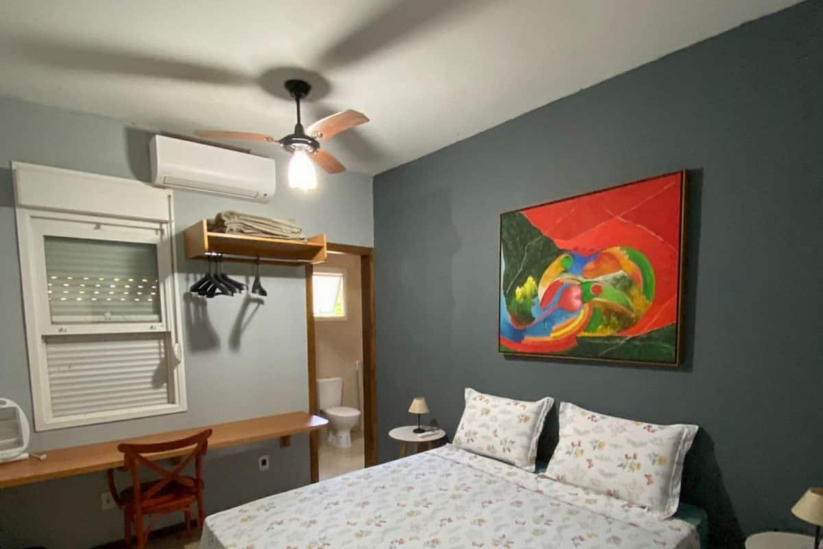 Suíte Silvia - Sossego Homestay com Piscina Aquecida - Chapada dos Guimarães | Hypo-allergenic bedding, individually decorated, individually furnished