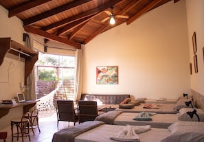 Estúdio Família - Sossego Homestay com Piscina Aquecida - Chapada dos Guimarães | Allergitestet sengetøy, individuelt dekorert og individuelt innredet