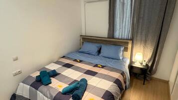1 habitación, tabla de planchar con plancha, wifi y ropa de cama