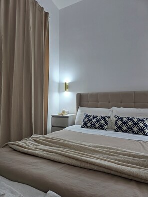 Double Room, Balcony | Free WiFi - Ventre Luxury Rooms (Naples)