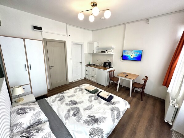 1 bedroom, iron/ironing board, WiFi, bed sheets