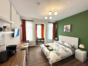 1 chambre, fer et planche à repasser, Wi-Fi, draps fournis