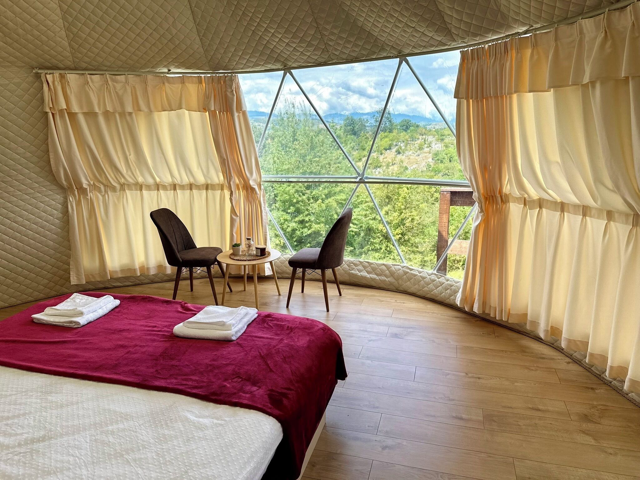 Premium bedding, memory foam beds, bed sheets