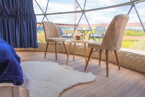 Literie de qualité supérieure, matelas mémoire de forme, draps fournis